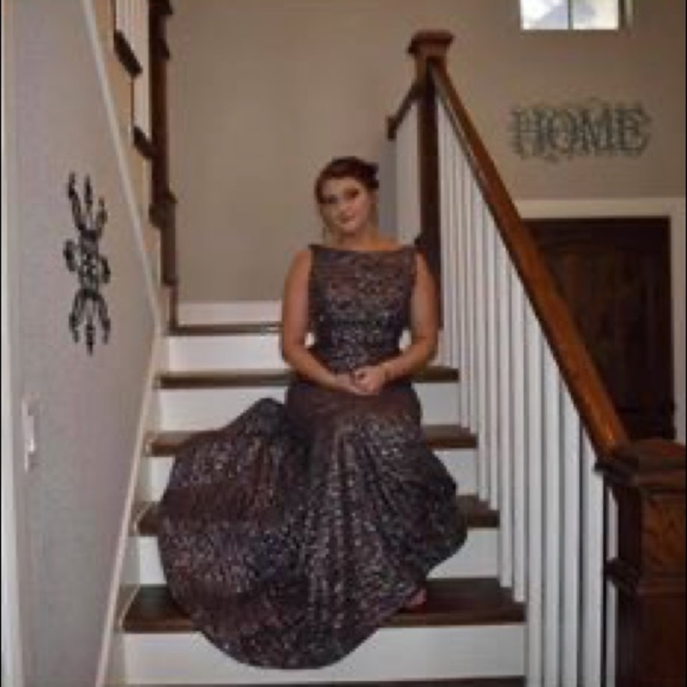 Jiovanni prom dress